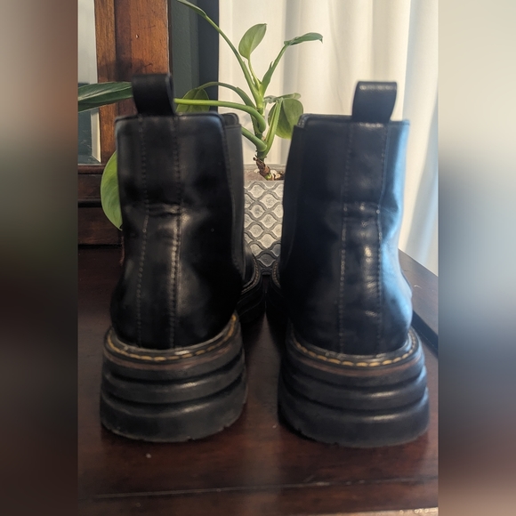 Youthjune Chelsea Boots - Picture 3 of 3